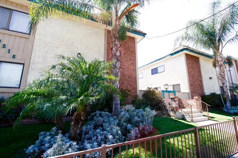 The landscaping around Roscoe Gardens