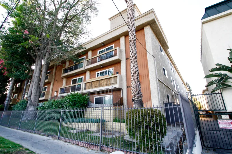 The Saticoy Gardens building in Winnetka California