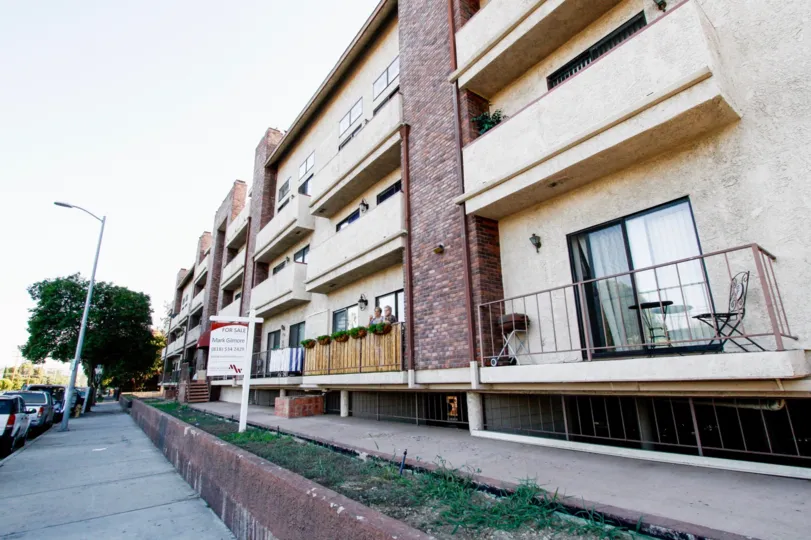 The Winnetka Plaza building in Winnetka California