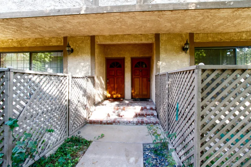 The entryway up to 6201 Valley Cricle Blvd