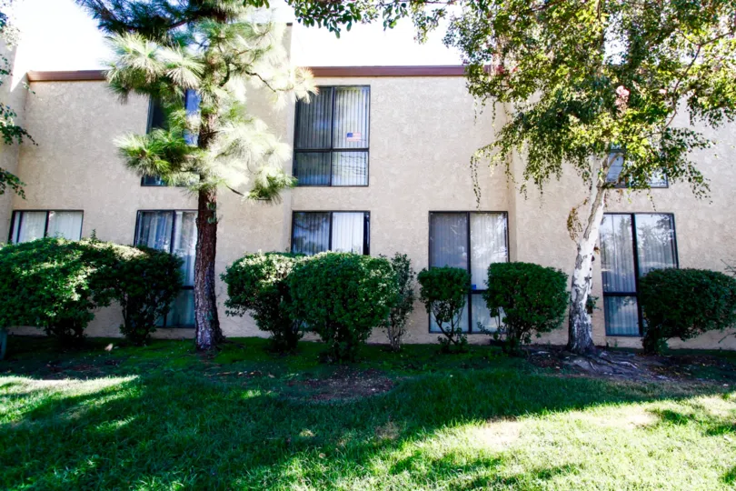The Royal Topanga Townhomes building in CA California