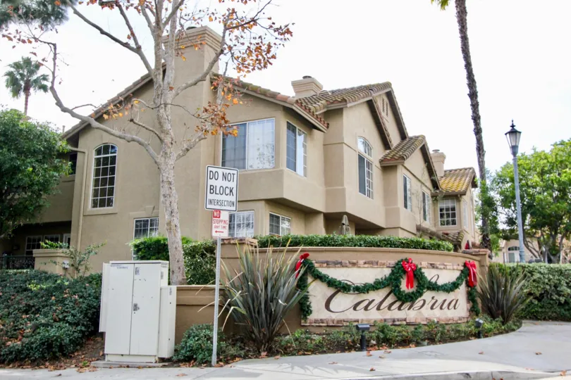 Entrance to the Community of Calabria in Aliso Viejo, California