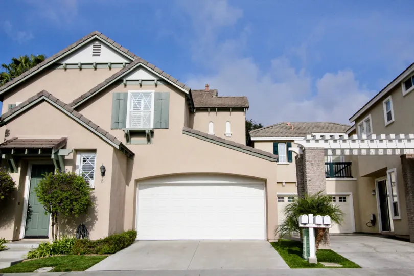 Beautiful front view of homes at Canterbury in Aliso Viejo, CA