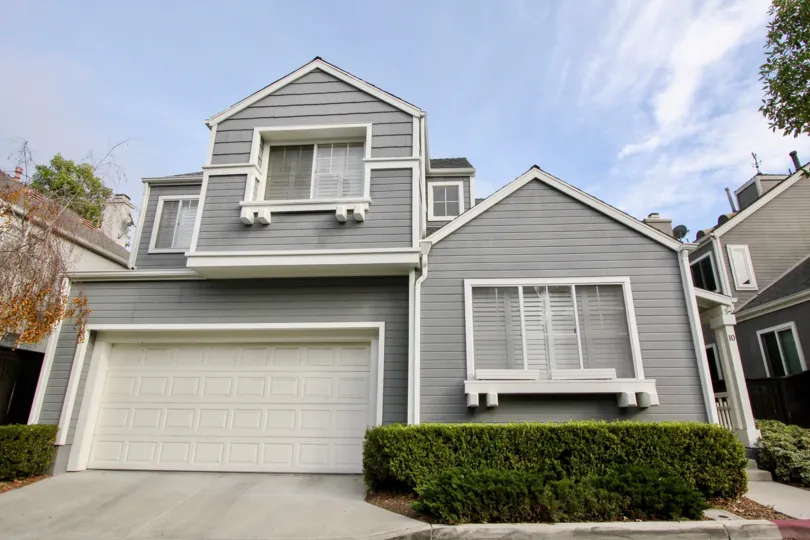 Beautiful suburban house located in the Cape Series community of Aliso Viejo, CA