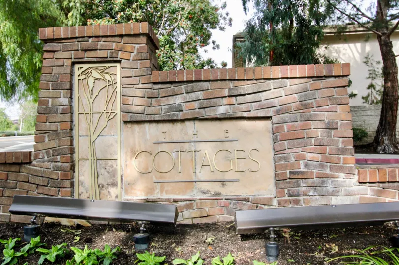 Entrance of the Cottages with Brick Wall mention with Cottage