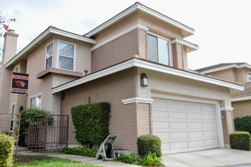 Beautiful two story cottages in the city of Aliso Viejo in the state of California.