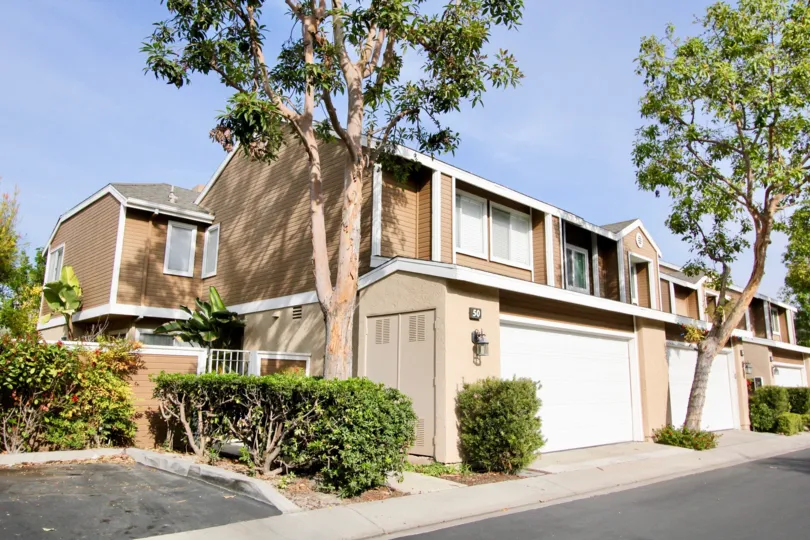 A sunny day in the Glenwood Park community homes located in Aliso Viejo, California
