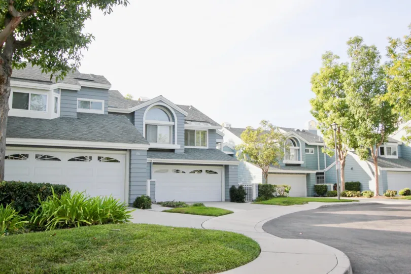Beautiful view on a sunny day with lawn and trees in Laurelmont of Aliso Viejo