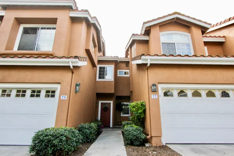 Villa with nice plants and upstairs of Provence D'Aliso of Aliso Viejo