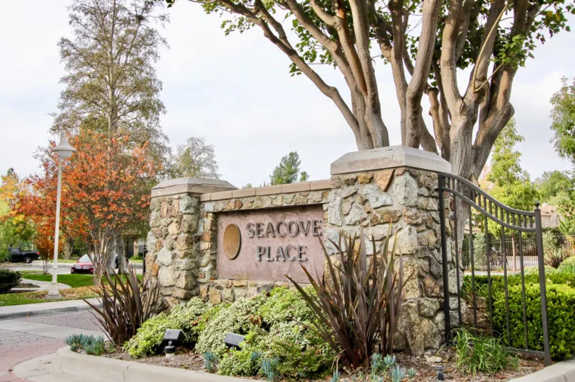 Excellent trees and garden with maingate in Seacove Place of Aliso Viejo