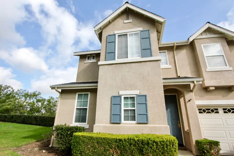 well maintained and clean 2 story with garage in Aliso Viejo, Soleil area California