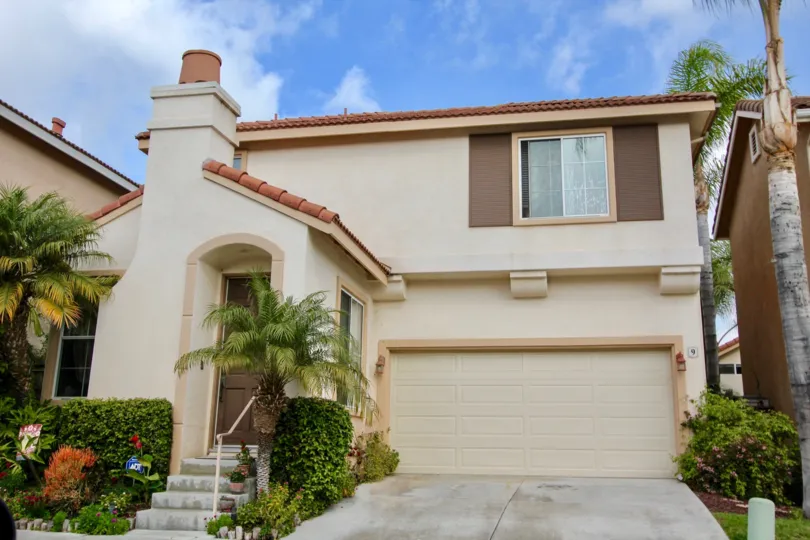 Beautiful front view in the Tiburon community in Aliso Viejo, CA