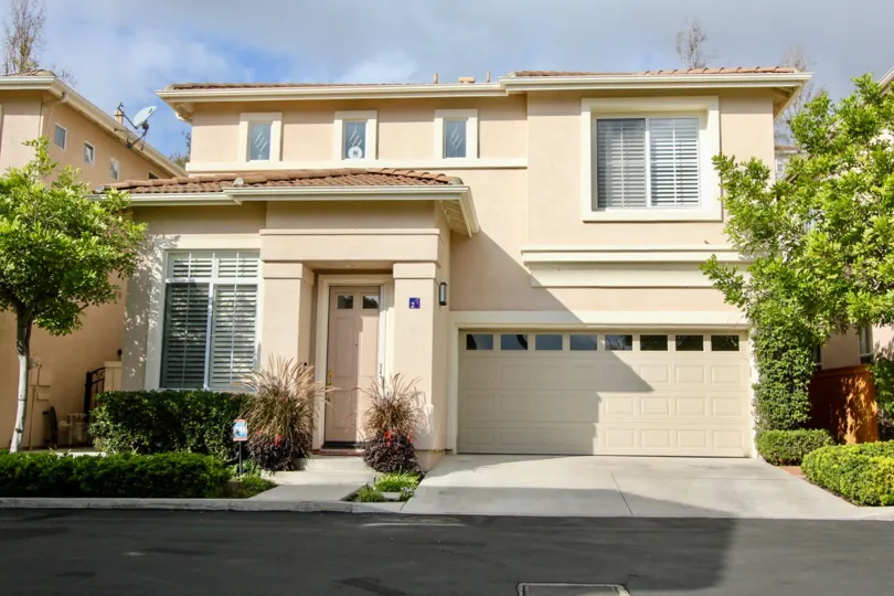Beautiful two story home in Tivoli II