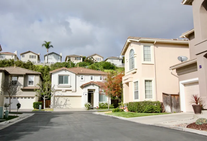 Street view of the homes in Tivoli II