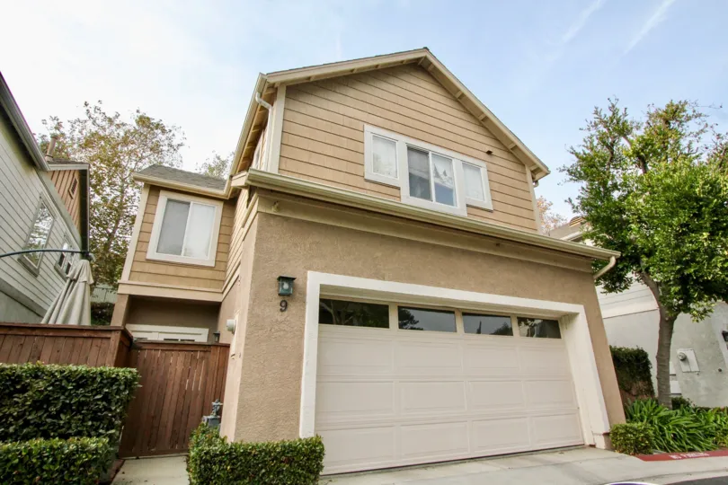 Beautiful two-story home in the excentric Twelve Picket Lane community