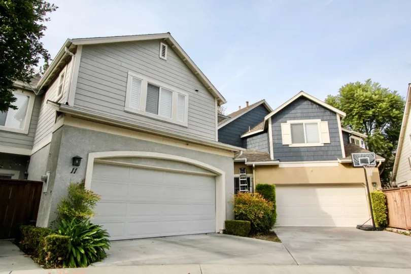 This is a picture of twelve picket lane in the city of Aliso Viejo in California