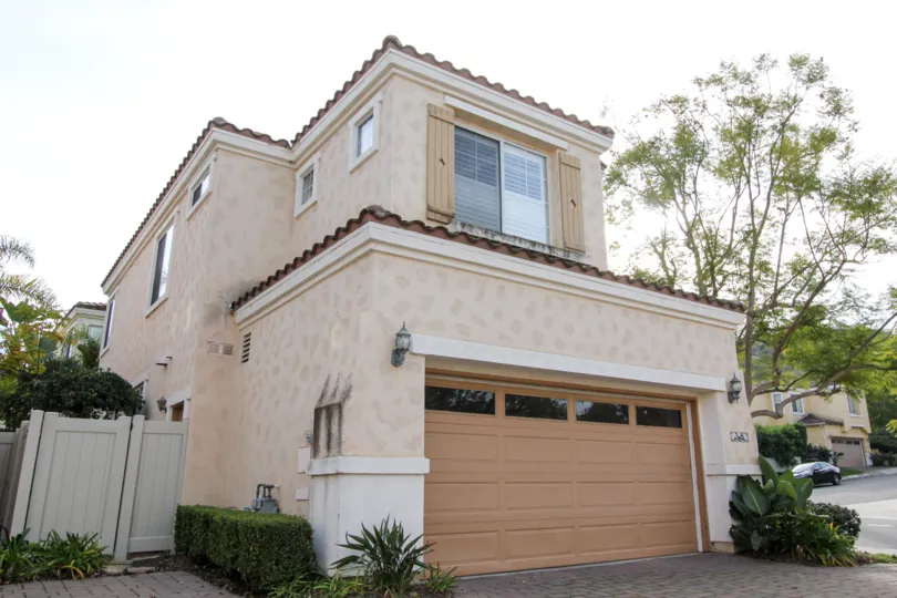 Independent Villa wtih Upstairs and parking in Vista De Oro of Aliso Viejo