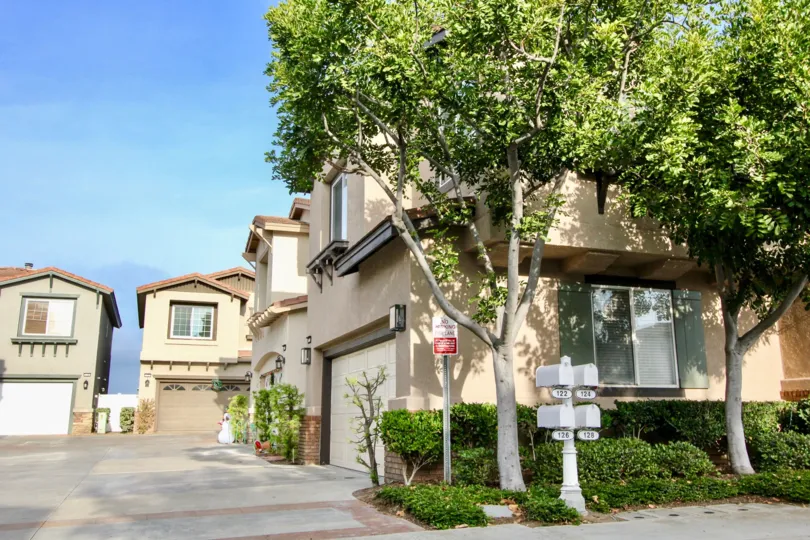 Crystal clear day at Vista Heights in Aliso Viejo, CA