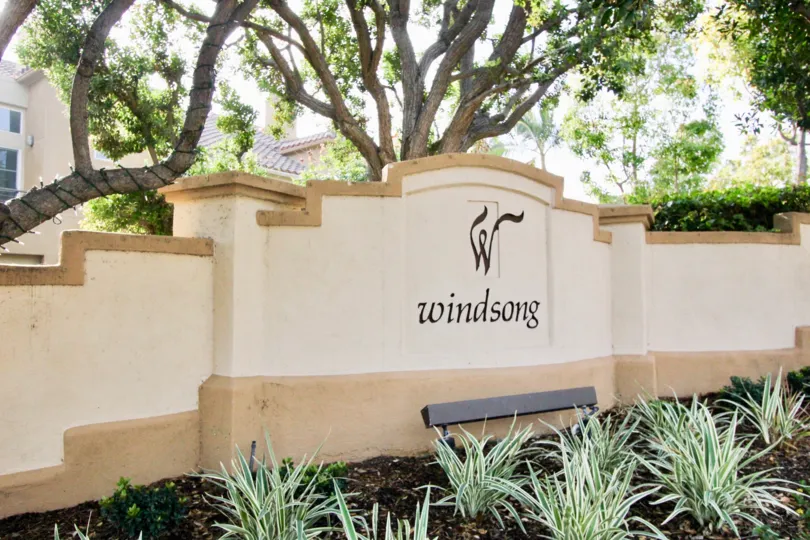 Well maintained grounds at Windsong in Aliso Viejo, California.
