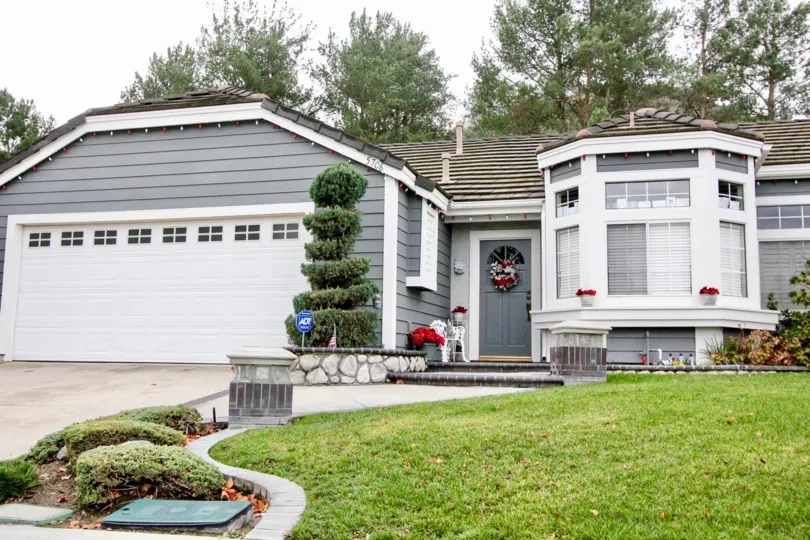 Crown Pointe Beauty Green Garden Location at Anaheim Hills City