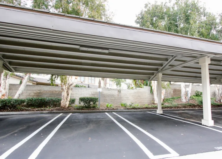 Summit Courtis a very nice community of approximately 335 units built by Baldwin Homes between 1994 – 1995. It’s located a short walking distance fromRonaldReaganPark(formerly known asToyonPark) and within walking distance to the local Ralph’s shopping ce