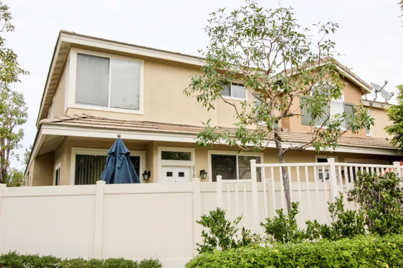 THIS IMAGE VIEWS HOUSE WITH PLANTS, TREES ARE SITUATED IN THE COMMUNITY OF SUMMIT PARK