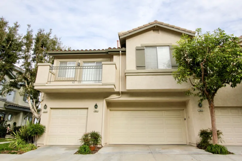 Viewpointe North House of side view at Anaheim City at Califorina