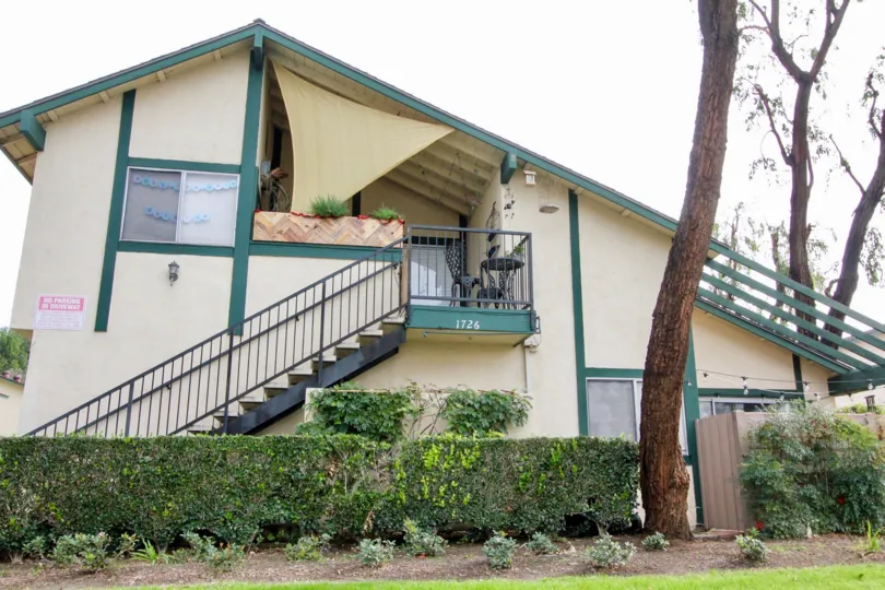 Excellent Opportunity to Own this Fabulous 2 Bedroom Home! A tranquil setting, nestled in the trees and greenbelt, this upgraded, end unit is located at the end of a cul de sac. A carriage style home offering 'One Level' living. Up the stairs, you are wel