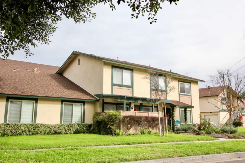 The Windwood community offers a plethora of amenities such as a gorgeous community pool area and endless greenbelts throughout the community to name a few.
