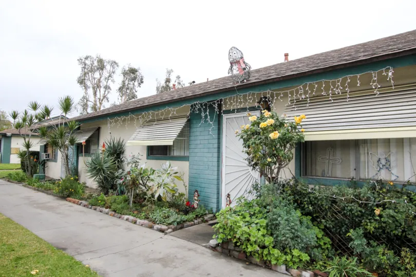 Fabulous villa having small herbs and walk way in 1152 North West of Anaheim