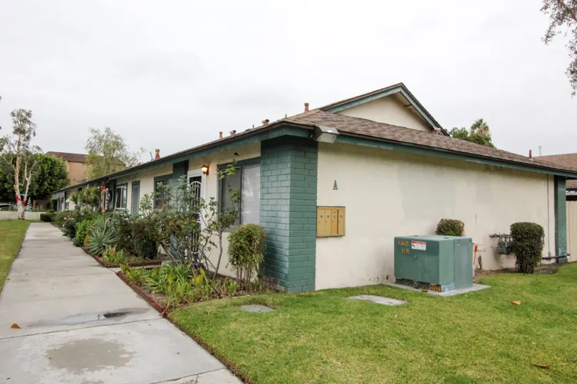Nice view of villas with spacious lawn around in 1152 North West of Anaheim
