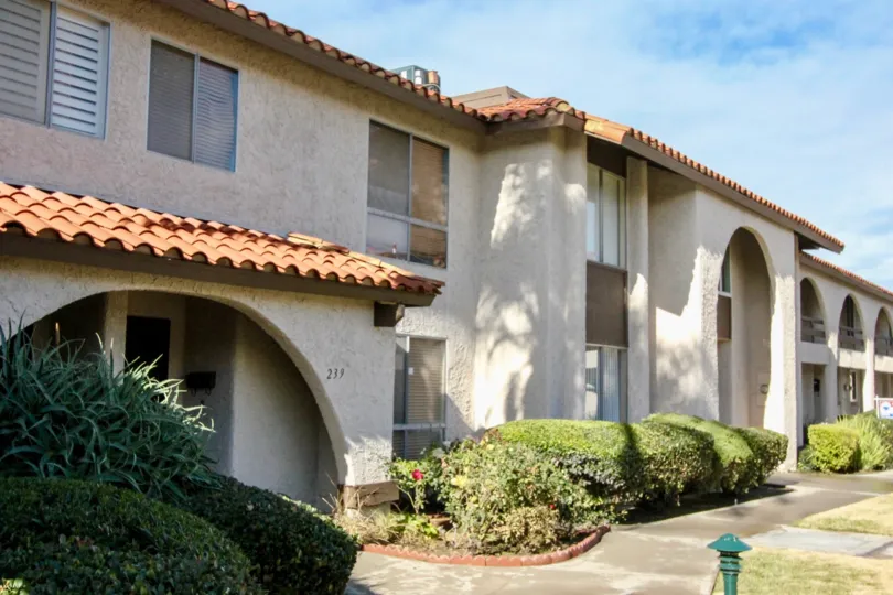 Beautiful house in the Aron Place area of Anaheim California, featuring lovely archway at the entrance