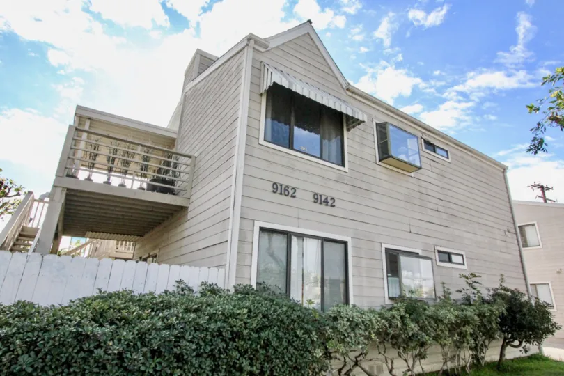 Fabulous villa with sky view and balcony in Cerritos Manor of Anaheim