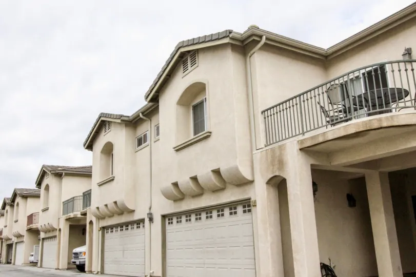 A great day in the Citrus Villas with building and balcony.