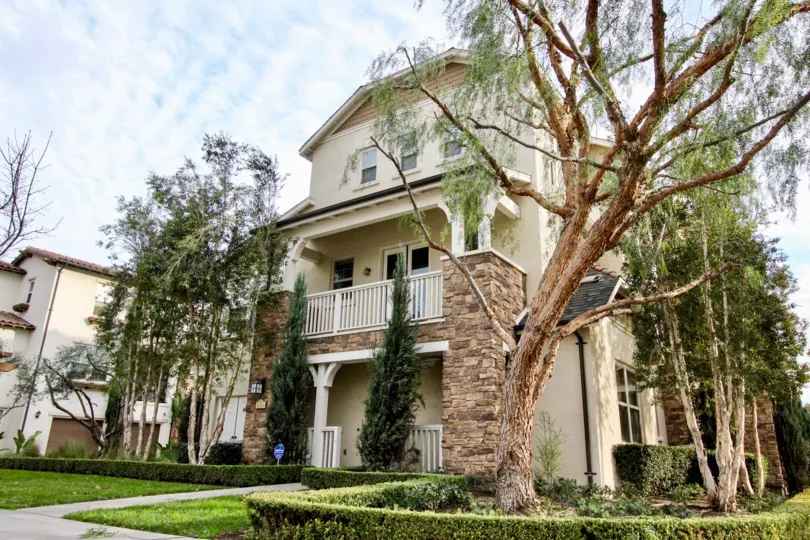 Tall Trees grown over the Villa is surrounded the villa in Colony Park with cutted bushes