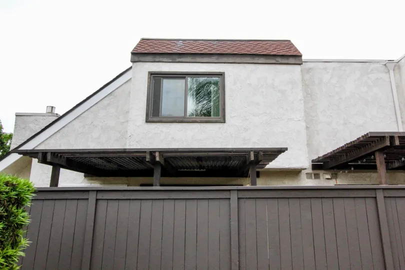 Nice Villa with wooding carving and glass windows in Heritage Village Townhomes of Anaheim