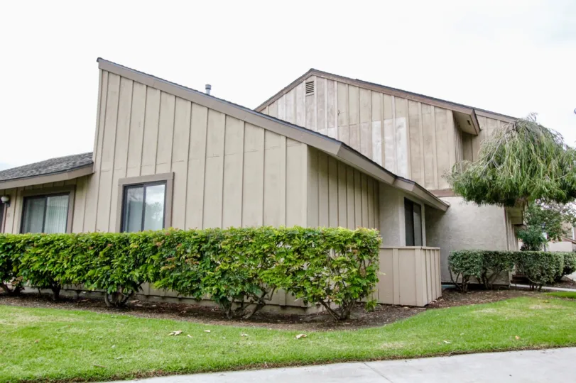 relaxing day a the Pepperwood Village apartment community in anaheim california
