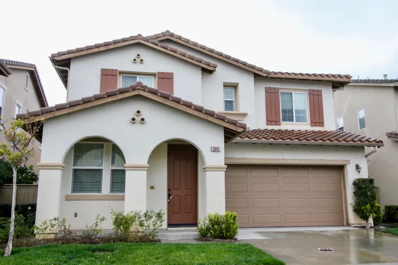 DIFFERENTLY STRUCTURED HOME IN THE COMMUNITY OF RIO VISTA WALK