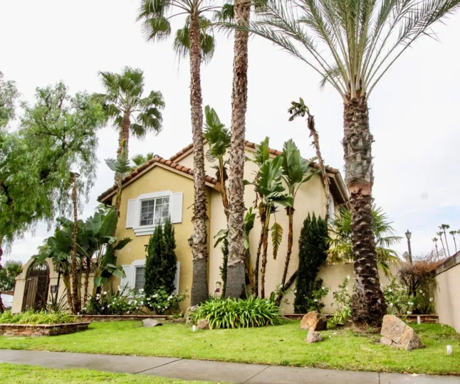 Spring Lake Court Building With Green Land Location View at Anaheim City