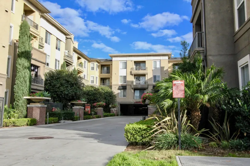 A sunny and quiet day in Stadium Lofts apartment complex
