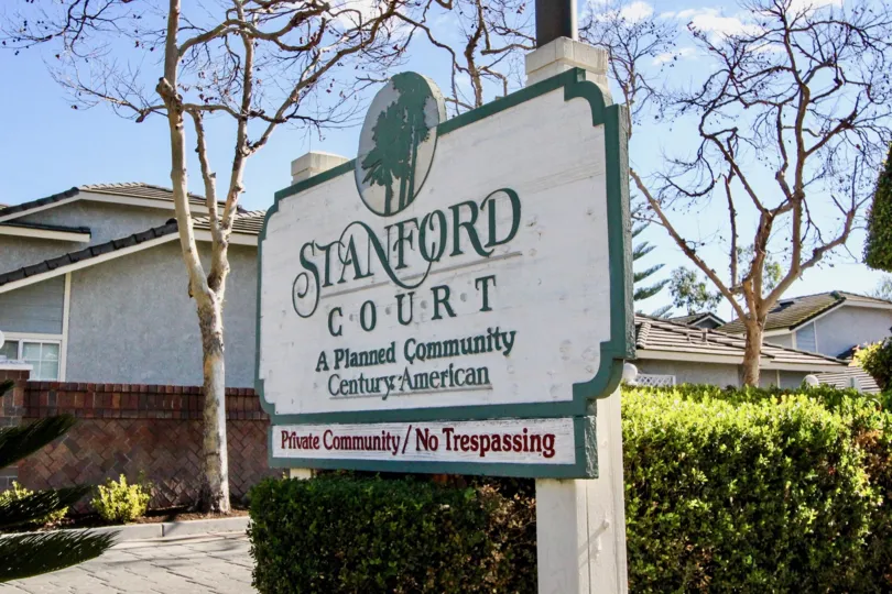 THE APARTMENT IN THE STANFORD COURT WITH THE PLANTS, TREES, STANFORD COURT NAME WALL