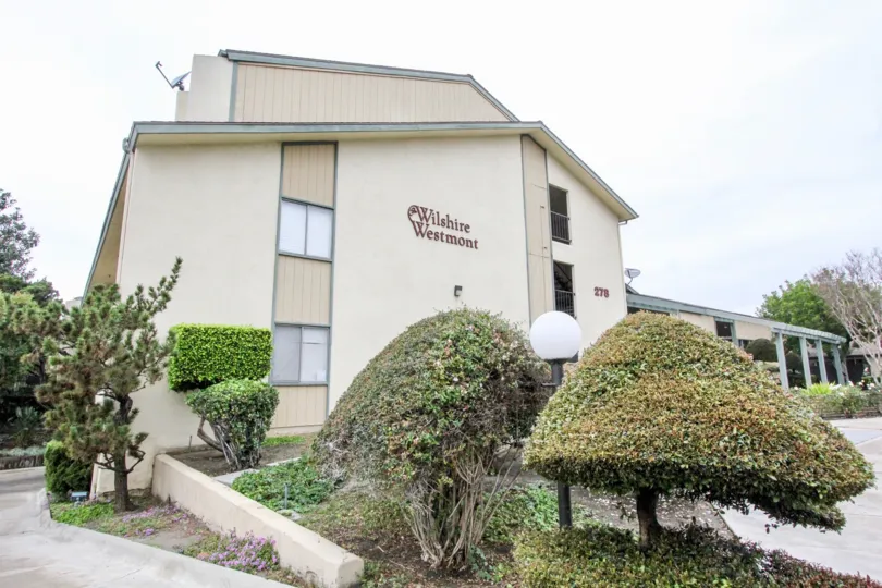 The 278 FLAT IN THE WILSHIRE WESTMONT WITH THE PLANTS, TREES
