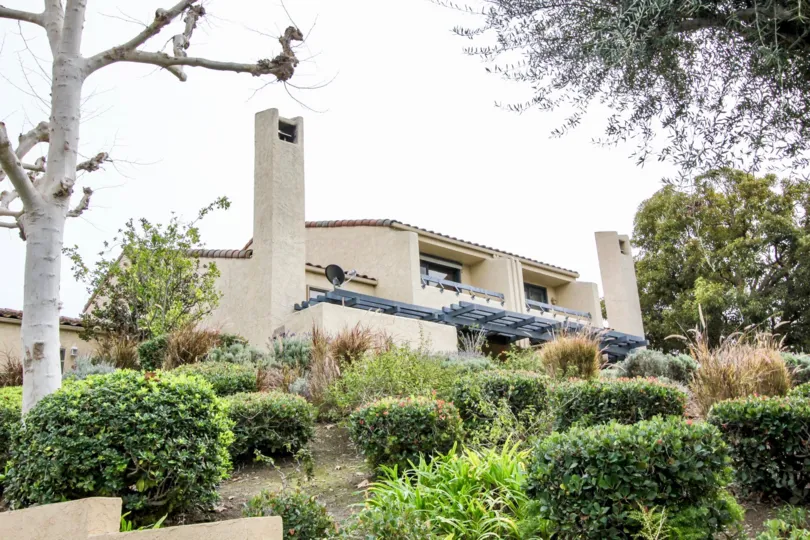 THIS IMAGE SHOWS THE HOME ON THE TOP POSITION, MANY PLANTS ARE THERE IN BUENA PARK