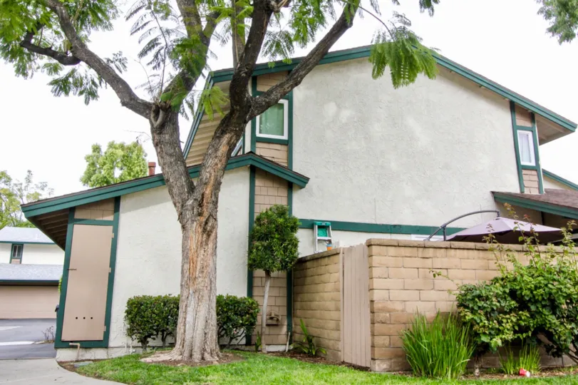 Marvellous Villa with green garden and trees in Cameron Park of Buena Park