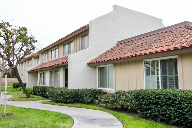 A walk to Casitas California with family on a happy vacation by houses on the way