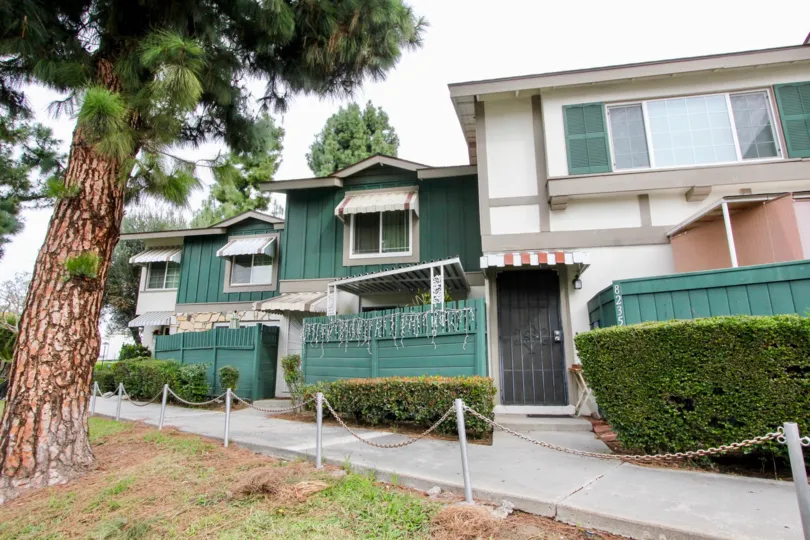 THE 8235 APARTMENT IN THE HIGHLAND GREENS WITH THE PLANTS, TREES