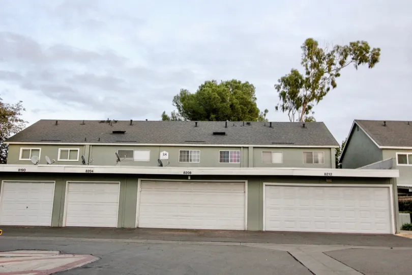 The 38th Villa in Monticello Townhomes has connected with five dish antenna with car shed