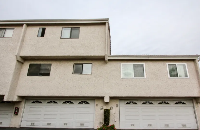 a building containing several individual apartments middle-class families began moving into the suburbs, developers followed with "garden apartments"