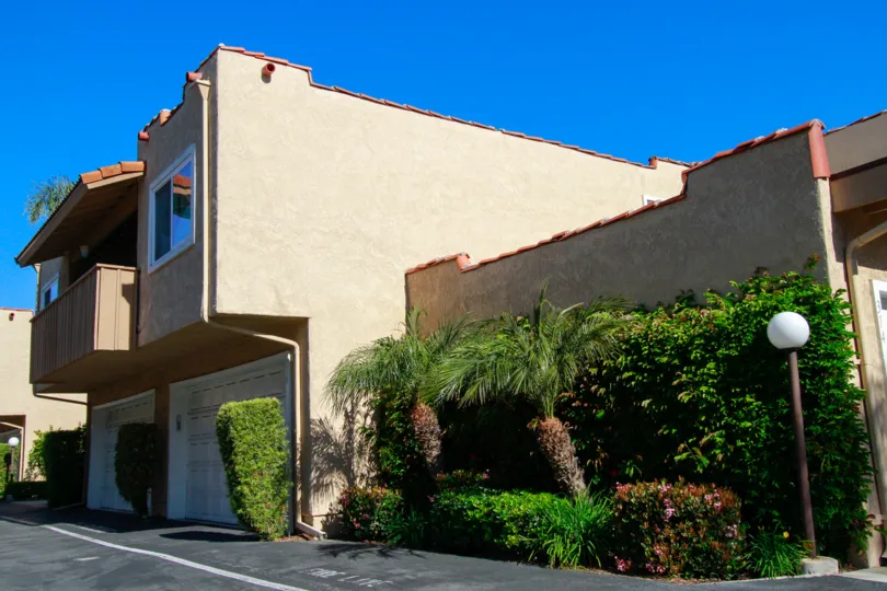 the alta mesa the house outside design is great in costamesa in california