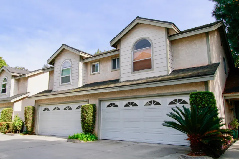 Canyon Walk Costa Mesa California top roofing designs in between shapes are nice to view
